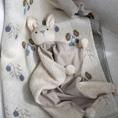 Avery Organic Baby Lovey Blanket (Ollie The Bunny)